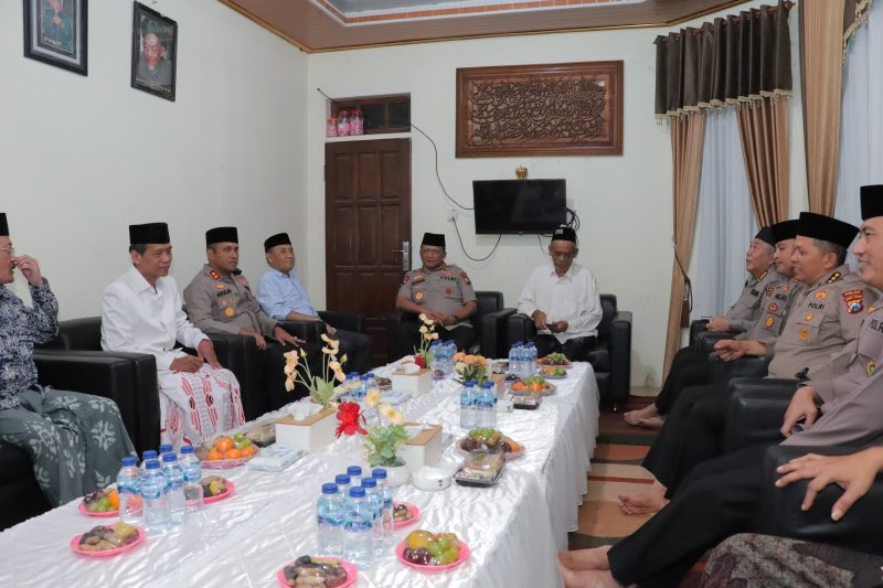 Polres Lamongan Lakukan Giat Pengamanan Kunjungan Kerja Kapolda Jawa Timur